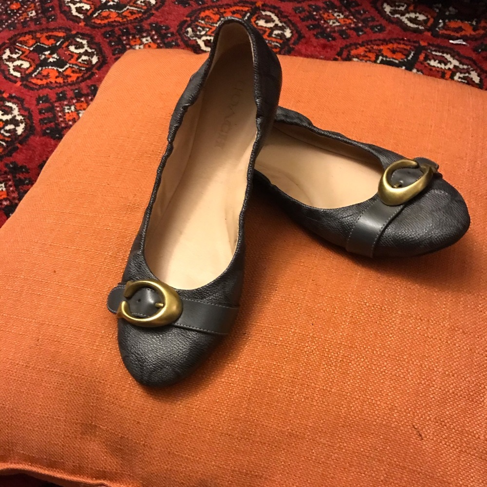 Woman’s ballerinas